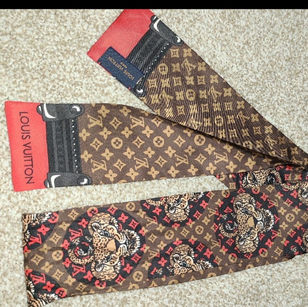 Louis Vuitton Brown and Red Monogram Scarf